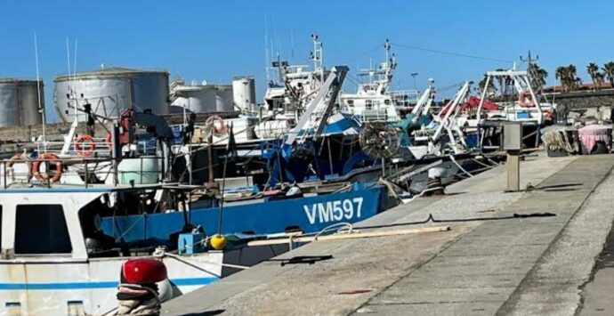 Vibo Marina, pescatori in protesta: «Le politiche Ue favoriscono le importazioni»