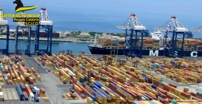 Narcotraffico: controlli alterati al porto di Gioia Tauro, due degli arrestati sono del Vibonese
