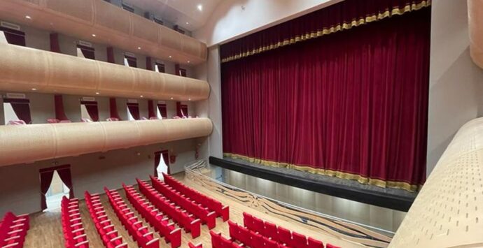 Vibo, eventi sospesi al teatro comunale dopo il primo spettacolo