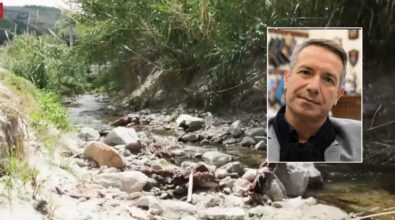 “Bomba” ecologica a Tropea, Falvo: «Hanno incanalato il greto del fiume in un tubo con tutti i rifiuti»