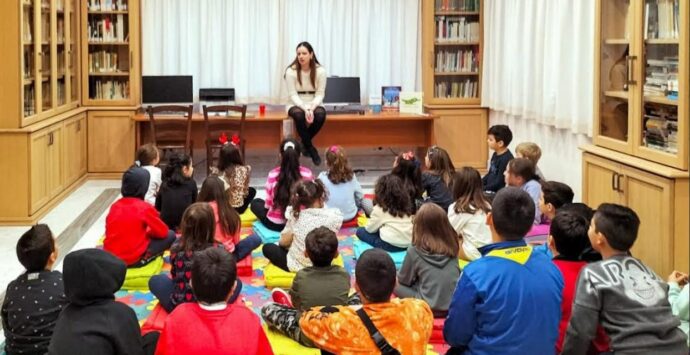 “Per una biblioteca dinamica”, a Zambrone l’evento per avvicinare i ragazzi alla lettura