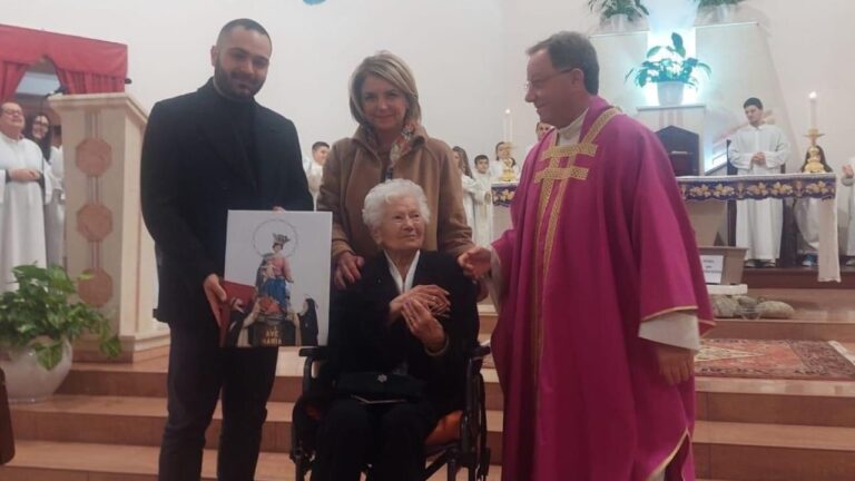 Vibo Marina, grande festa per i 100 anni di Maria Teresa Fullone