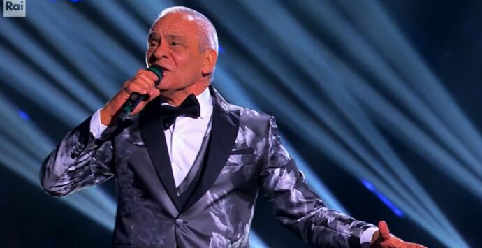 The voice senior, il cantante vibonese Pippo Lico si ferma in semifinale: «Grazie a tutti» – Video