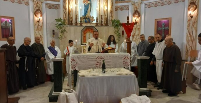 San Nicola de Legistis, i pazienti di Villa Arcobaleno protagonisti del rito della lavanda dei piedi