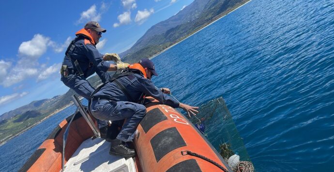 Guardia costiera di Vibo Marina sequestra attrezzi da pesca illegali
