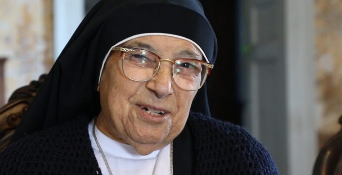Suor Maria Domenica compie 100 anni a Serra, il racconto della sua vita a LaC Storie