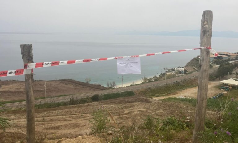 Briatico: lavori non autorizzati su area sottoposta a vincoli, scatta il sequestro