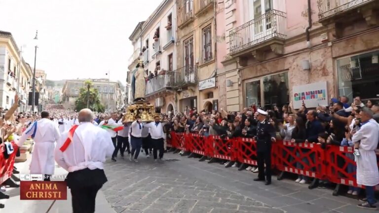 Anima Christi, lo speciale di LaC Tv sui riti della Settimana Santa in Calabria – Video