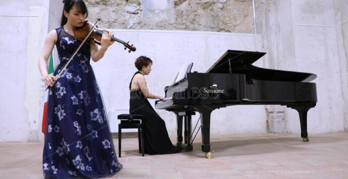 “Armonie senza confini”, il concerto andato in scena a Tropea su LaC Storie – Video