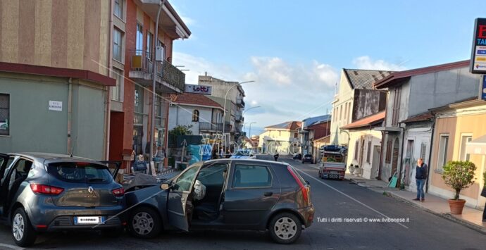 Incidente stradale a Mileto, ferito in elisoccorso