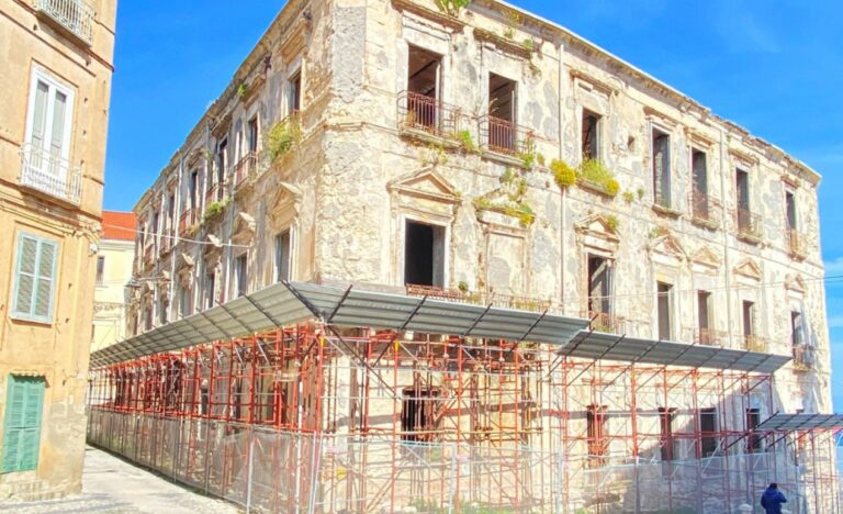Tropea, il Comune acquisisce Palazzo Giffone. Piserà: «Dal sindaco improvviso cambio di rotta»