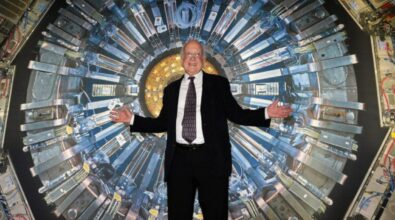 Addio a Peter Higgs, il fisico che scoprì “la particella di Dio”: l’omaggio dell’associazione Mathesis di Serra