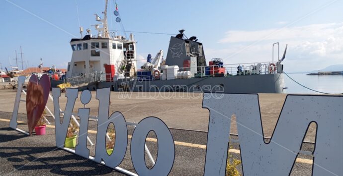 La “Sea Eagle” ormeggiata al porto di Vibo Marina per contrastare la pesca illegale