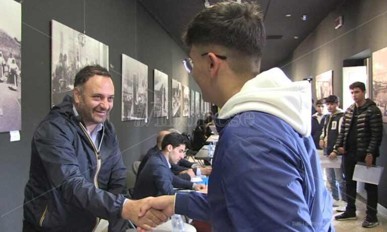 Vibo Valentia: 300 maturandi si presentano al “Job day for school” – Video