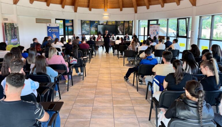 Dalla scuola al mondo del lavoro, a Serra San Bruno 80 ragazzi incontrano le imprese del territorio