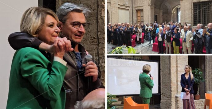 Limardo a cuore aperto racconta momenti bui e gioie del suo mandato. Poi si emoziona con l’abbraccio a Mangialavori – VIDEO