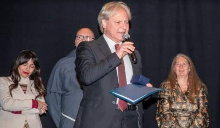 “Segni di pace”, al vibonese Michele Petullà consegnato il Premio nazionale