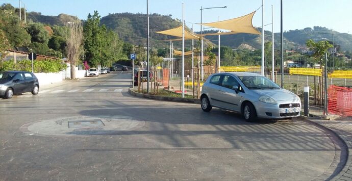 Turismo e infrastrutture: a Parghelia tutto pronto per l’ampliamento del parcheggio della spiaggia “La Grazia”