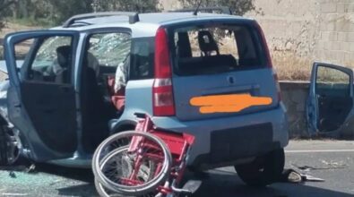 Famiglia sterminata in un incidente a Locri: 3 morti, un quarto passeggero si salva