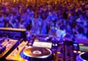 Movida estiva a Vibo, stop a musica e spettacoli entro l’una di notte: il Comune fissa i limiti con orari e sanzioni fino a 5mila euro