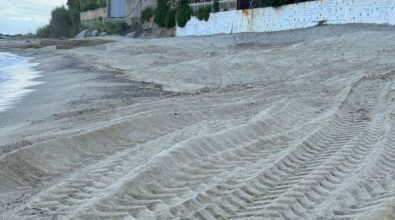 A Pizzo ruspe schiaccia-tutto sulle spiagge della Marinella: l’appello di Paolillo (Wwf) cade nel vuoto