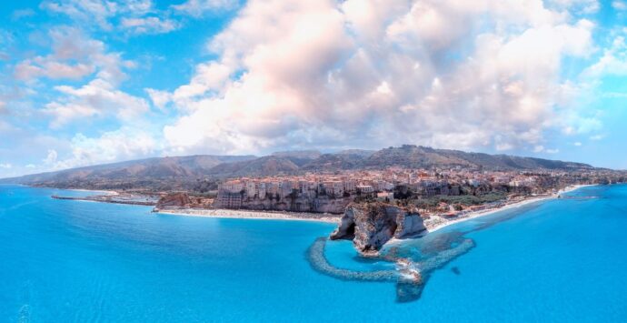 Tropea, progetto di promozione turistica da 70mila euro approvato in poche ore senza gara: tutti i dubbi