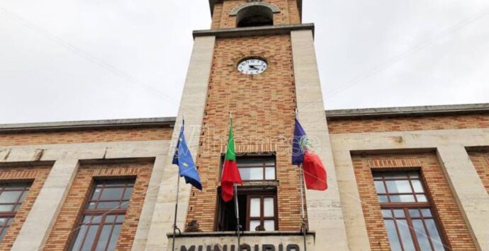 Il Comune di Vibo incrementa la pianta organica: assunti 3 istruttori amministrativi. L’assessore Talarico: «Passo in avanti importante»