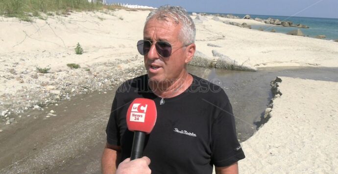 «La spiaggia di Bivona era un vanto, ora non c’è più nessuno» la denuncia di Patania (Confasila) – Video