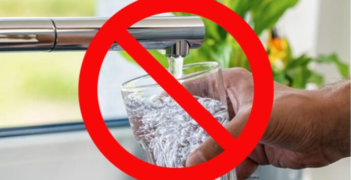 Ancora acqua non potabile a Vibo, in alcuni quartieri vietato l’uso alimentare e per l’igiene personale: ecco dove
