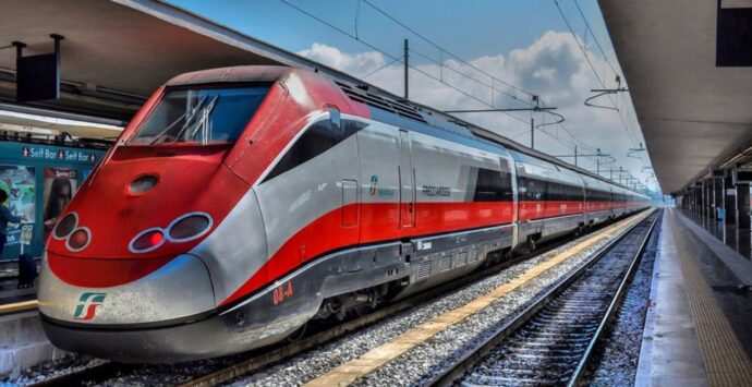 È ancora caos treni, un guasto a Roma Termini manda in tilt anche i convogli per la Calabria: ecco quali