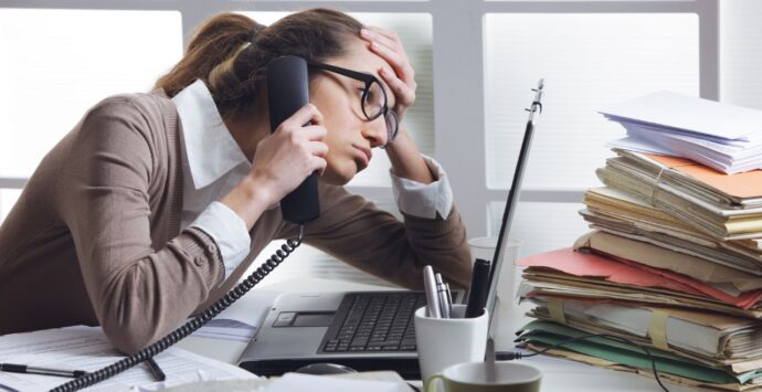 Vibo, segreterie scolastiche al collasso: organici ridotti e valanghe di lavoro, la Cisl chiede rinforzi