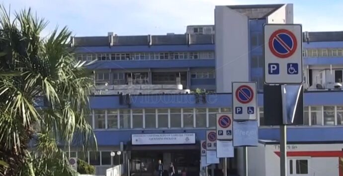 Giovane mamma muore alcuni giorni dopo il parto: tragedia all’ospedale di Lamezia