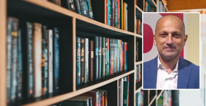 Vibo, la biblioteca comunale va in ferie. Soriano: «Al lavoro per tenerla aperta tutto l’anno, sarà cuore pulsante della città»