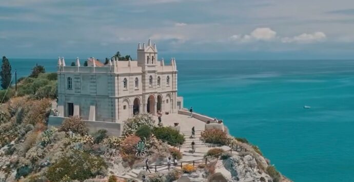 A Tropea la rassegna “Paride” anima il Maggio dei libri 2025 tra mito, cultura e attualità: ecco il programma