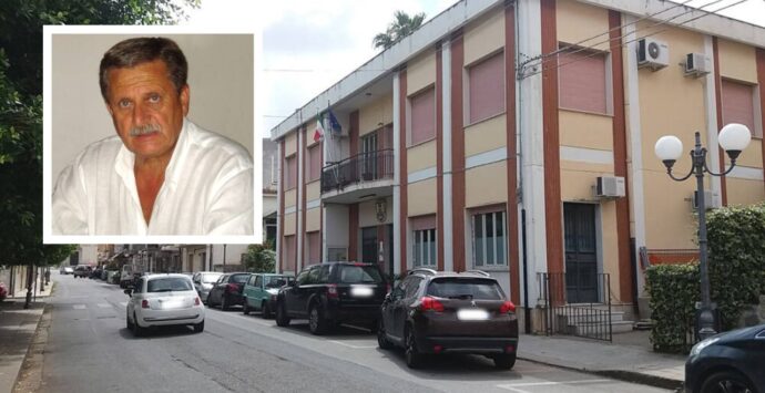Parghelia, dopo le tensioni interne il sindaco Landro ricompatta la squadra e replica all’opposizione che però diserta il Consiglio