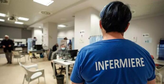 Vibo, Nursing Up diffida l’Asp: «Lavoratori da 5 anni in attesa dei premi di produttività, è inaccettabile»