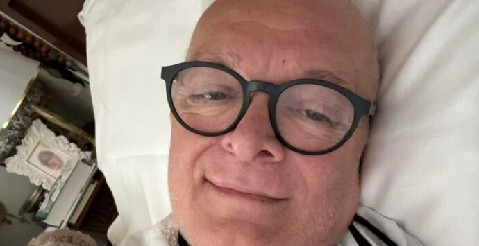 L’ex presidente della Regione Nino Spirlì malato di cancro: «In Calabria non l’hanno scoperto, solo a Milano l’hanno scovato»