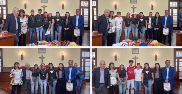 La “Corsa di Miguel” a Vibo, la premiazione degli studenti-atleti al Comune