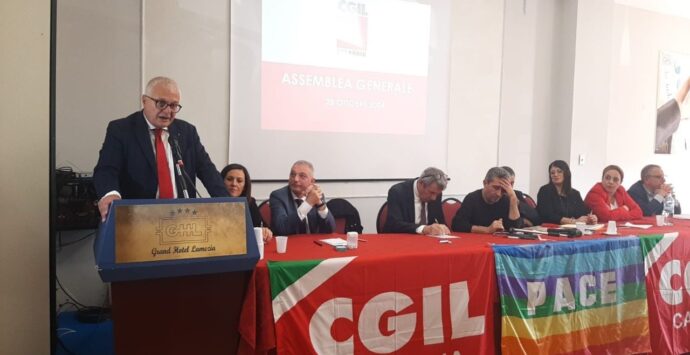 Passaggio di testimone alla Cgil Calabria: il neo segretario Gianfranco Trotta succede ad Angelo Sposato