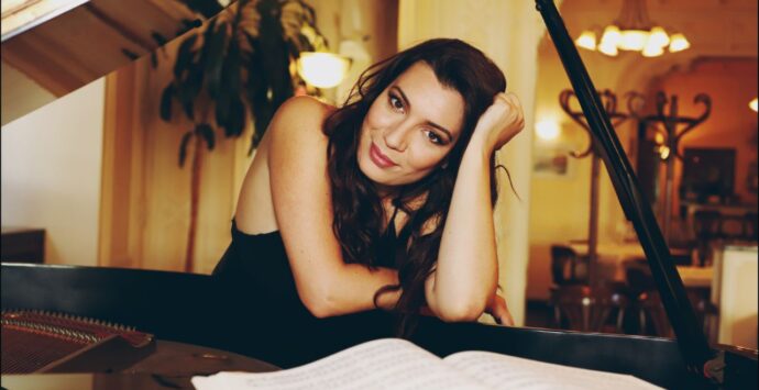 Da Scarlatti a Skrjabin: al conservatorio Torrefranca di Vibo il recital di pianoforte di Carmen Anastasio