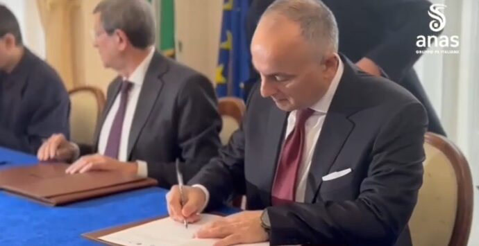 Trasversale delle Serre: firmato in Prefettura a Vibo il protocollo d’intesa sulla sicurezza nei cantieri -Video