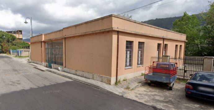 «Condizioni di sicurezza non adeguate»: la scuola del Pennello resta chiusa, alunni trasferiti nel plesso di Bivona dello stesso istituto Buccarelli