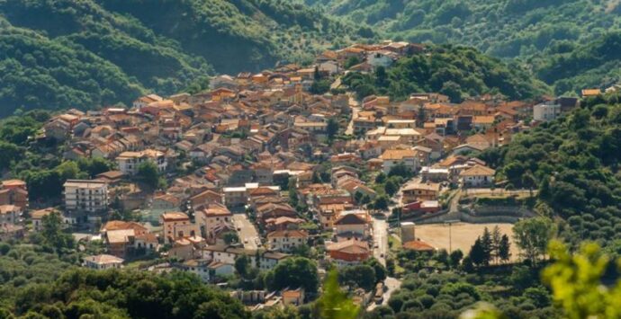 Vazzano, il Tar respinge il ricorso sulla demolizione della casa dell’ex sindaco. Massa: «Vittoria della legalità»