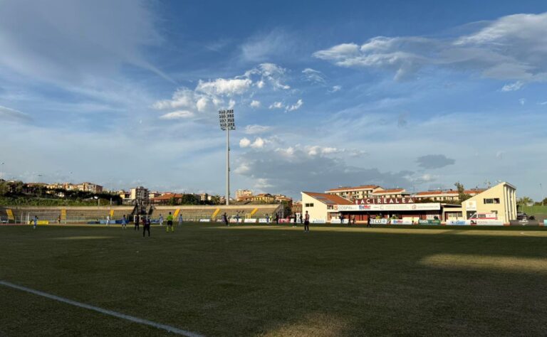 Per la Vibonese arriva la seconda sconfitta consecutiva: nella trasferta ad Acireale i rossoblù perdono per 3-2