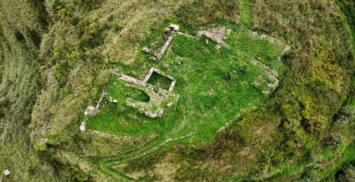 Filadelfia, conclusa la prima campagna di ricerca internazionale nel sito archeologico di Castelmonardo