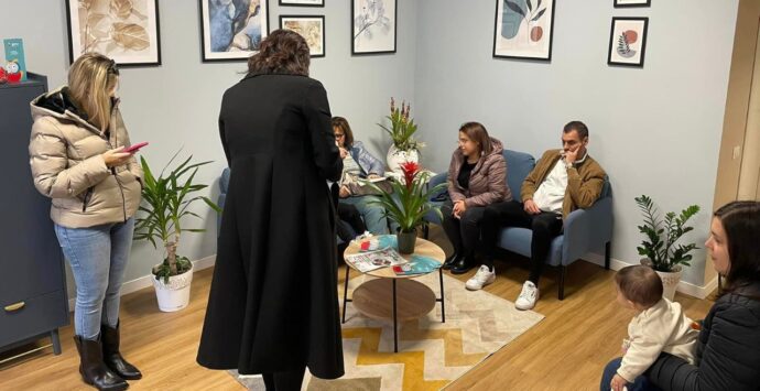 Altri 14 bambini affetti da patologie neurochirurgiche visitati a Filadelfia dai medici del Gemelli di Roma: «Vengono da tutta la Calabria» – VIDEO