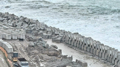 Pizzo, la nuova barriera frangiflutti distrutta dalla prima mareggiata: un go down da 3,5 milioni di euro