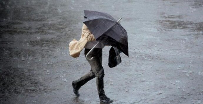 Meteo: nel Vibonese dopo una (breve) pausa tornano temporali, vento forte e neve sulle Serre