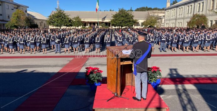 A Vibo il giuramento di 232 nuovi agenti. Il capo della Polizia: «Agite sempre con umanità per alimentare la fiducia dei cittadini»