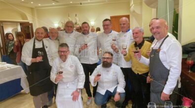 Gli chef stellati brillano a Vibo Marina: piatti da star nella cena di Natale dell’associazione fondata da Gualtiero Marchesi – VIDEO